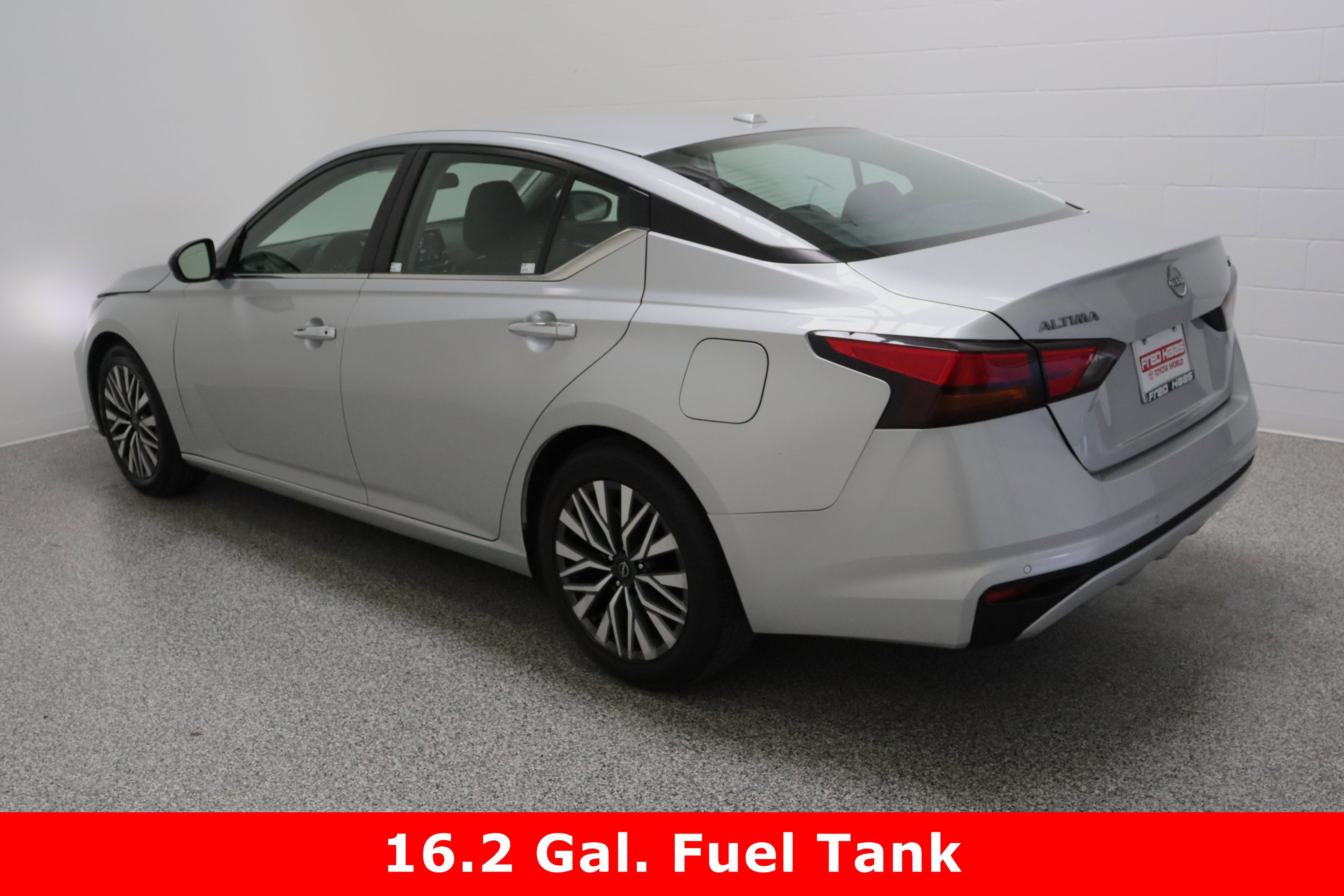 Used 2024 Nissan Altima 2.5 SV image 9