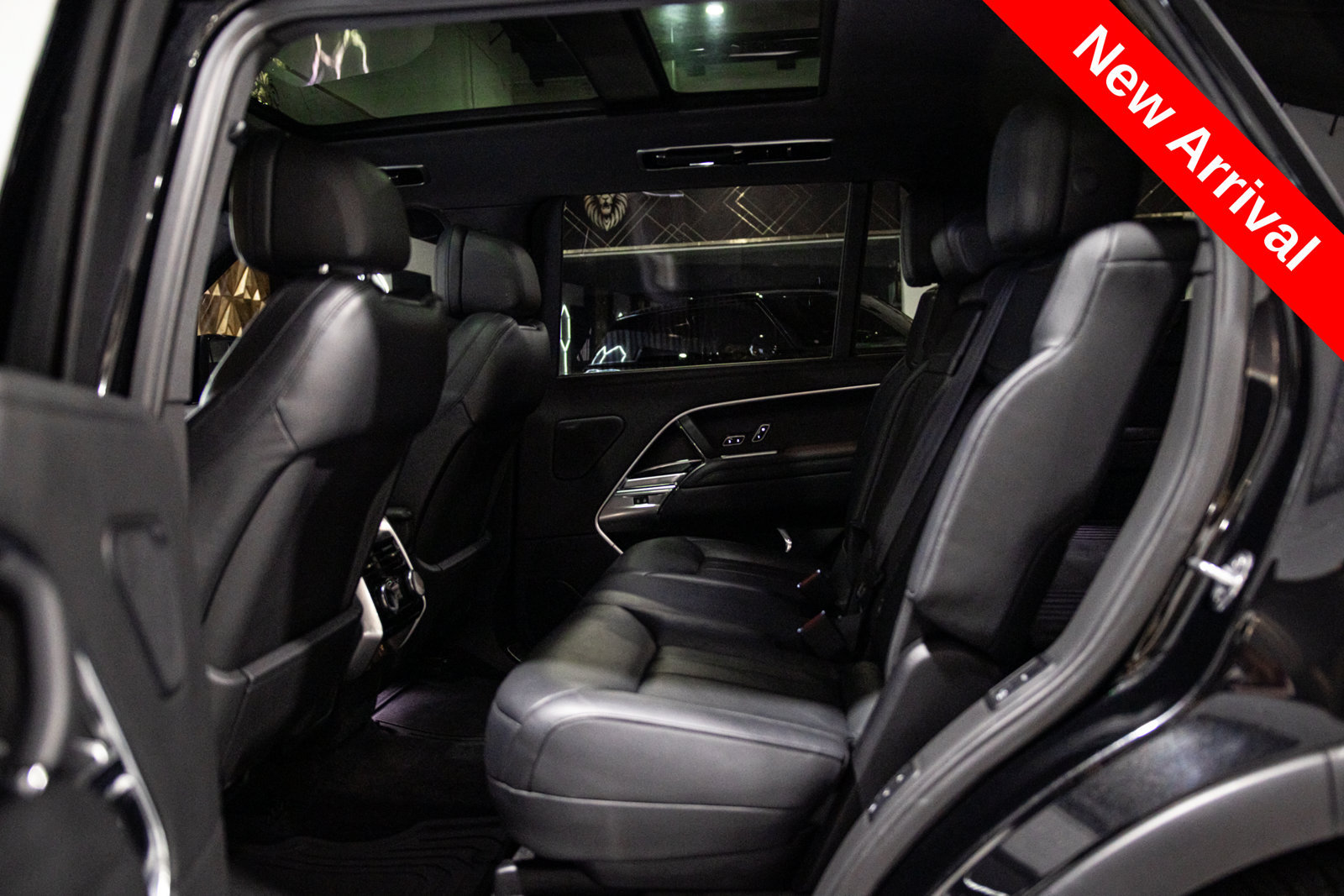 Used 2023 Land Rover Range Rover Long Wheelbase SE AWD/4WD image 14