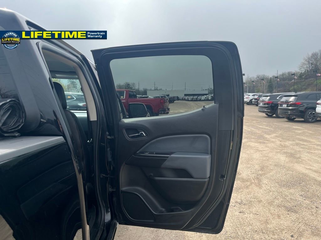 Used 2016 Chevrolet Colorado Z71 w/ Z71 Midnight Edition AWD/4WD image 30