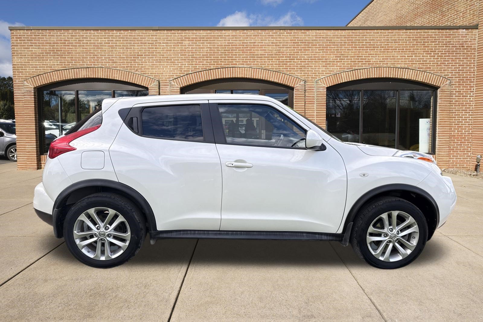 Used 2013 Nissan Juke SV AWD/4WD image 2