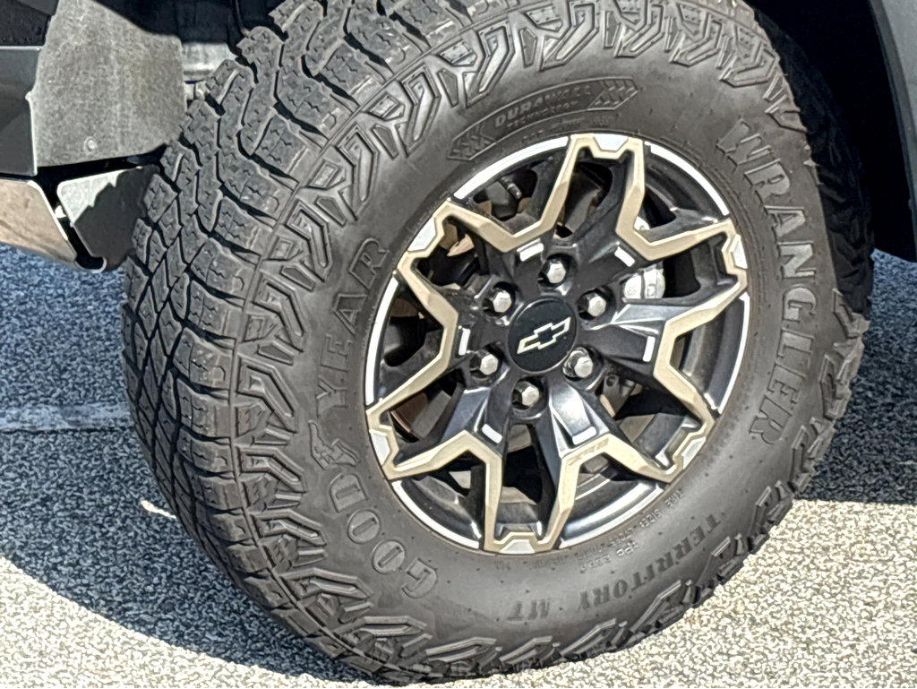 Used 2024 Chevrolet Colorado ZR2 w/ Technology Package image 19