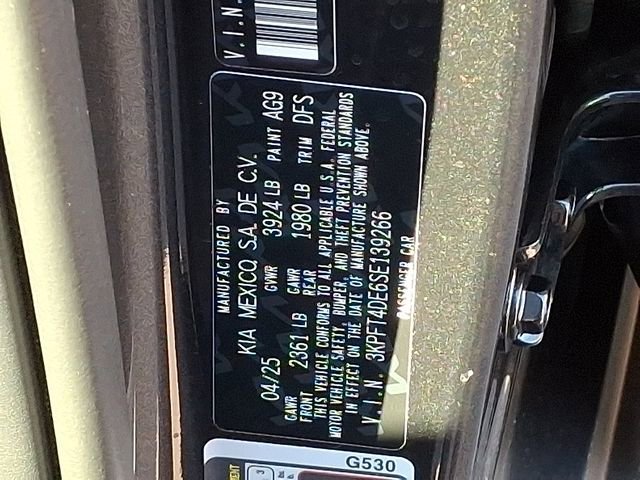 Used 2025 Kia K4 LX image 32
