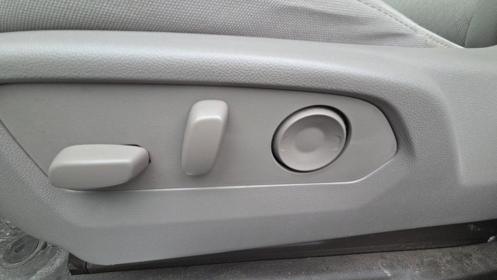 Used 2023 GMC Sierra 1500 SLE image 29