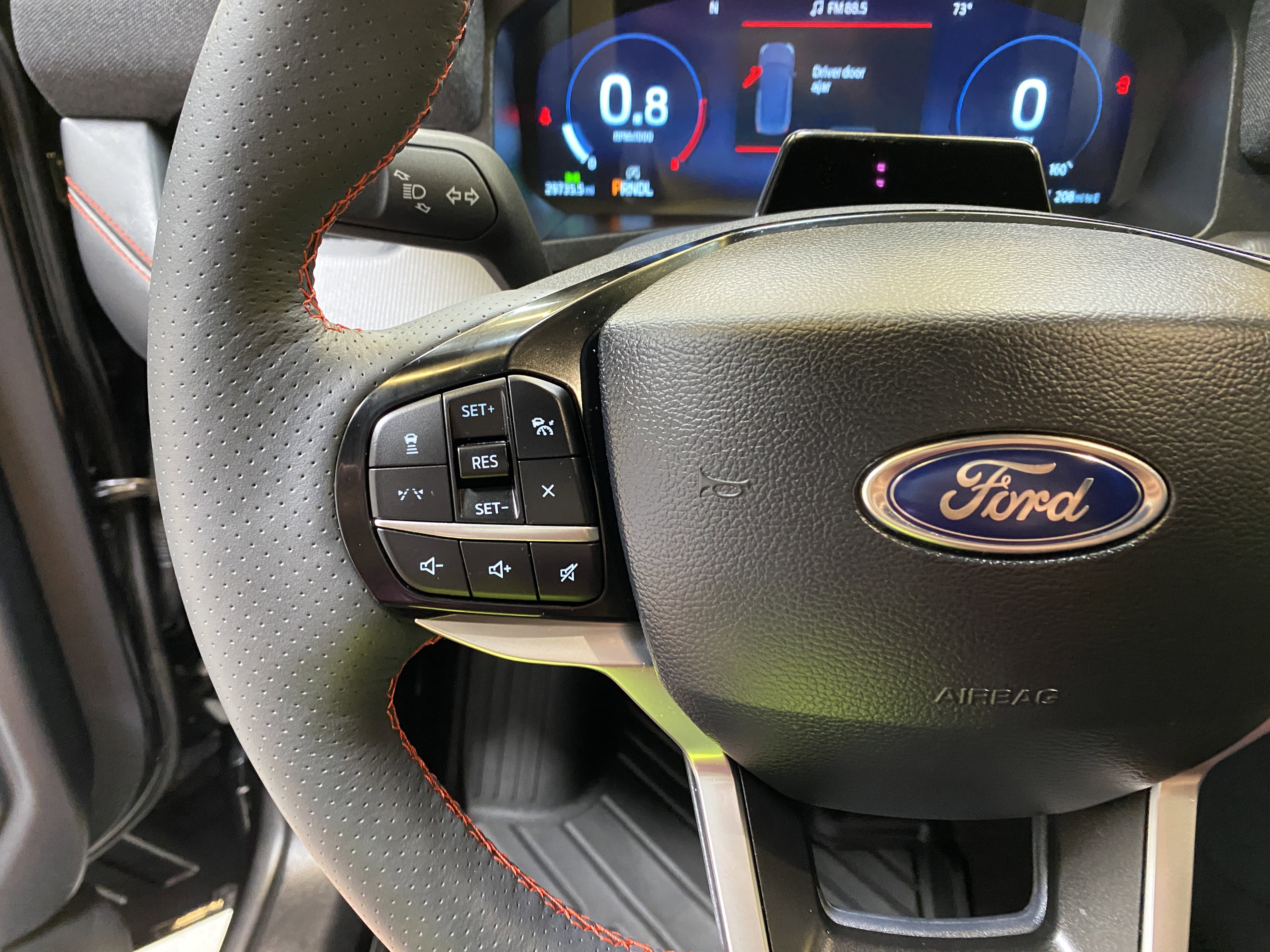 Used 2025 Ford Explorer ST-Line image 36