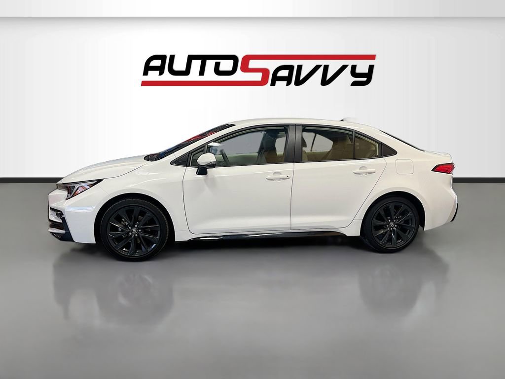 Used 2026 Toyota Corolla SE w/ SE Premium Package image 4