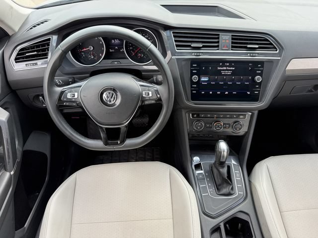 Used 2020 Volkswagen Tiguan SE w/ Panoramic Sunroof Package FWD image 11