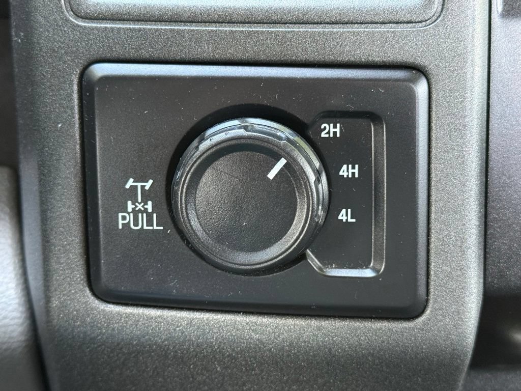 Used 2018 Ford F250 XL w/ Power Equipment Group AWD/4WD image 18