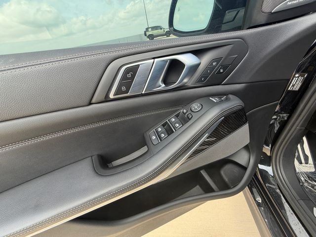 Used 2023 BMW X5 M50i w/ Parking Assistance Package AWD/4WD image 11
