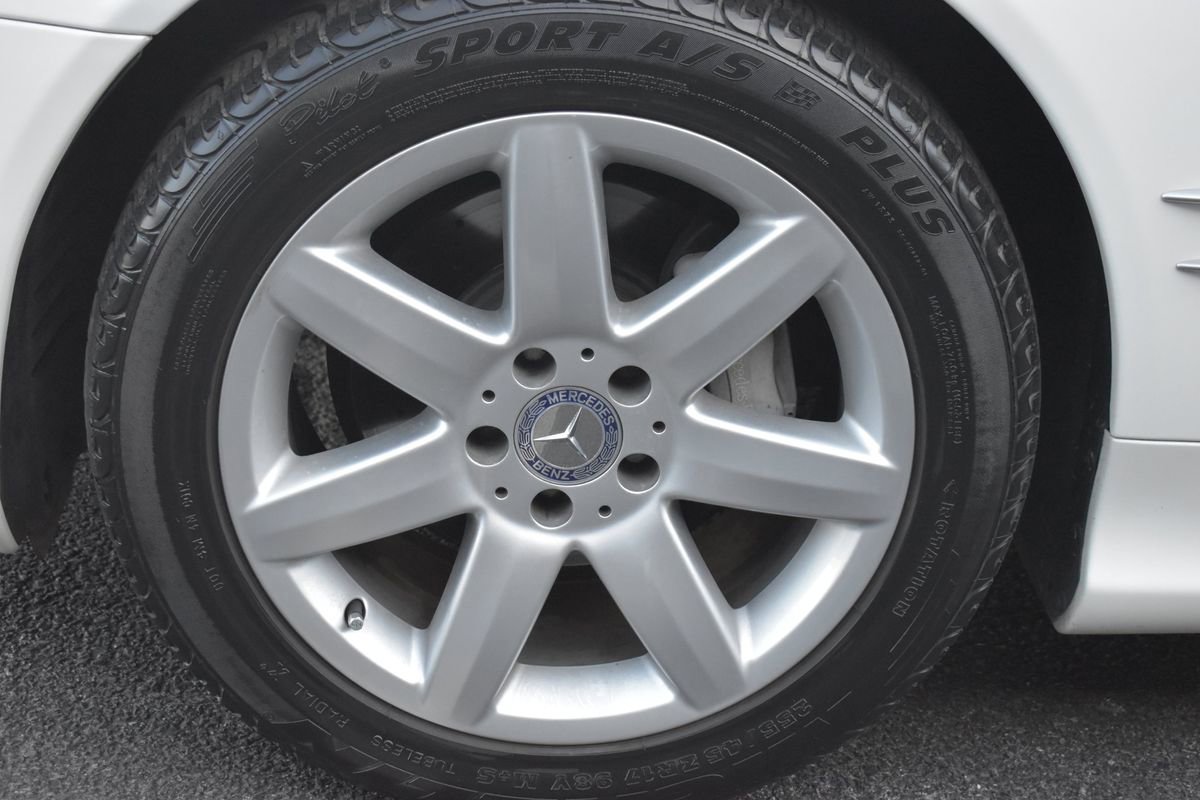 Used 2004 Mercedes-Benz SL 500 w/ Comfort Pkg image 46