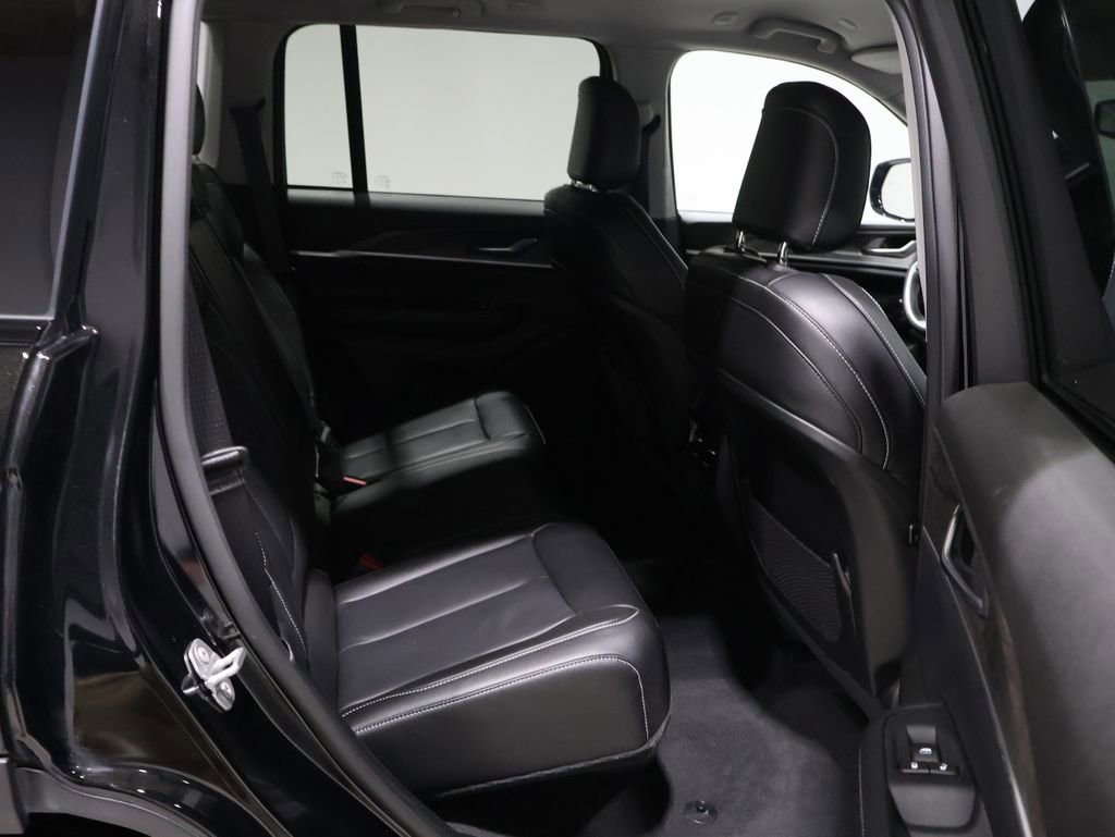 Used 2023 Jeep Grand Cherokee Limited image 20