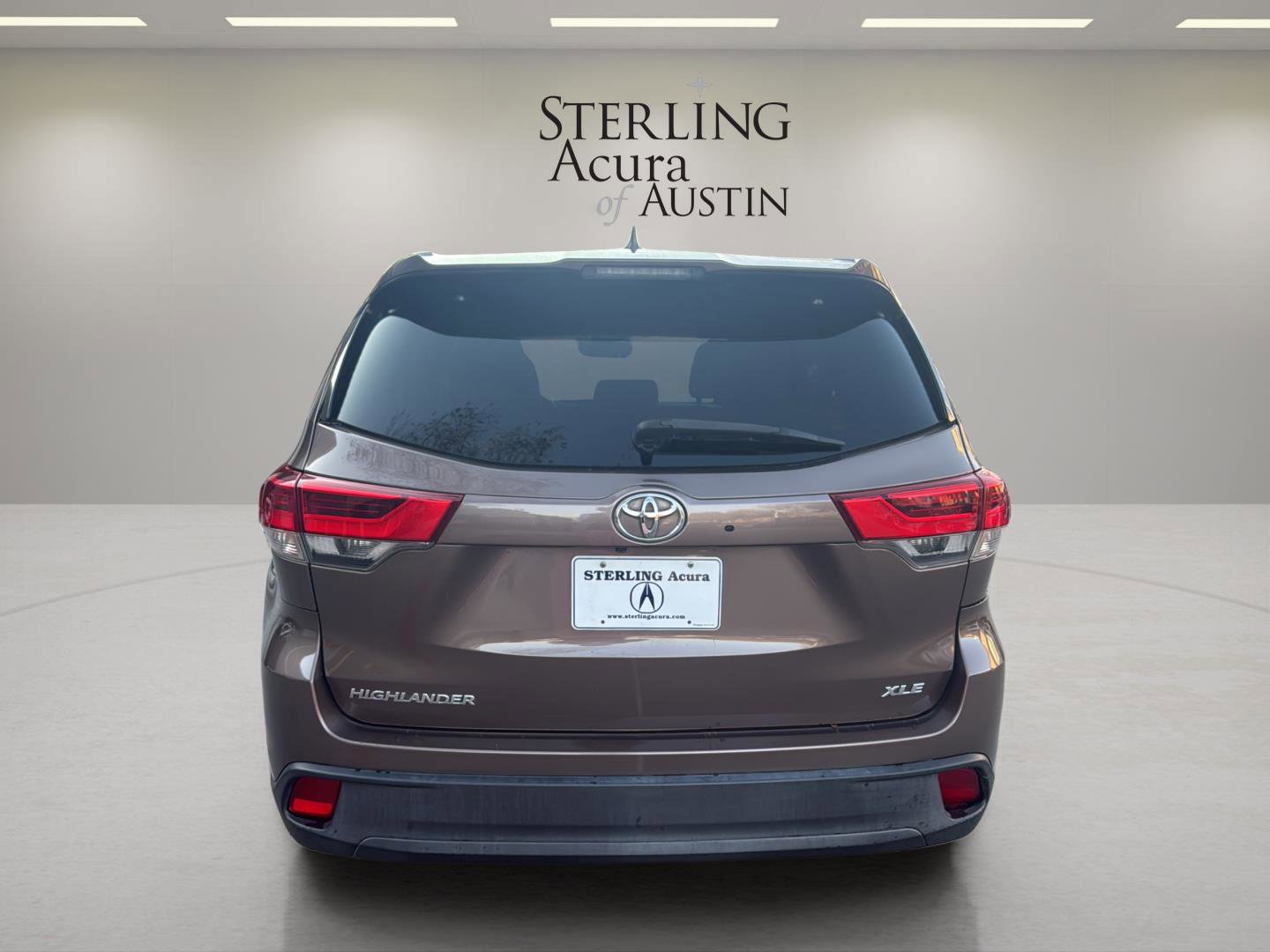 Used 2017 Toyota Highlander XLE image 6