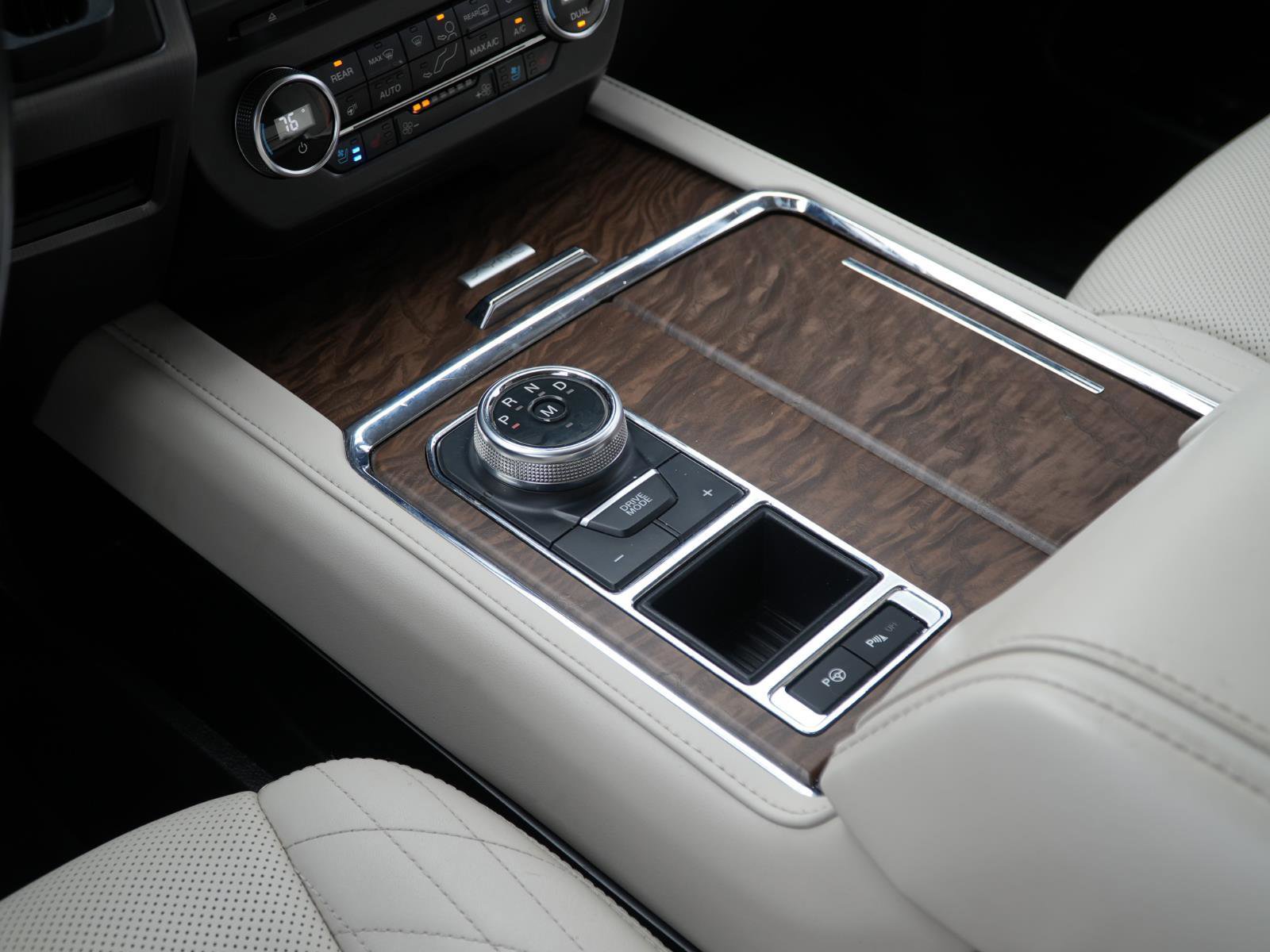 Used 2018 Ford Expedition Platinum image 29