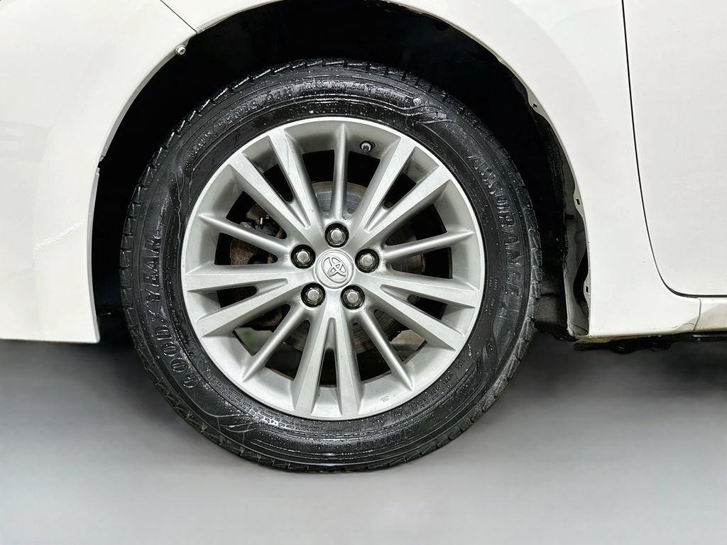 Used 2014 Toyota Corolla LE FWD image 34