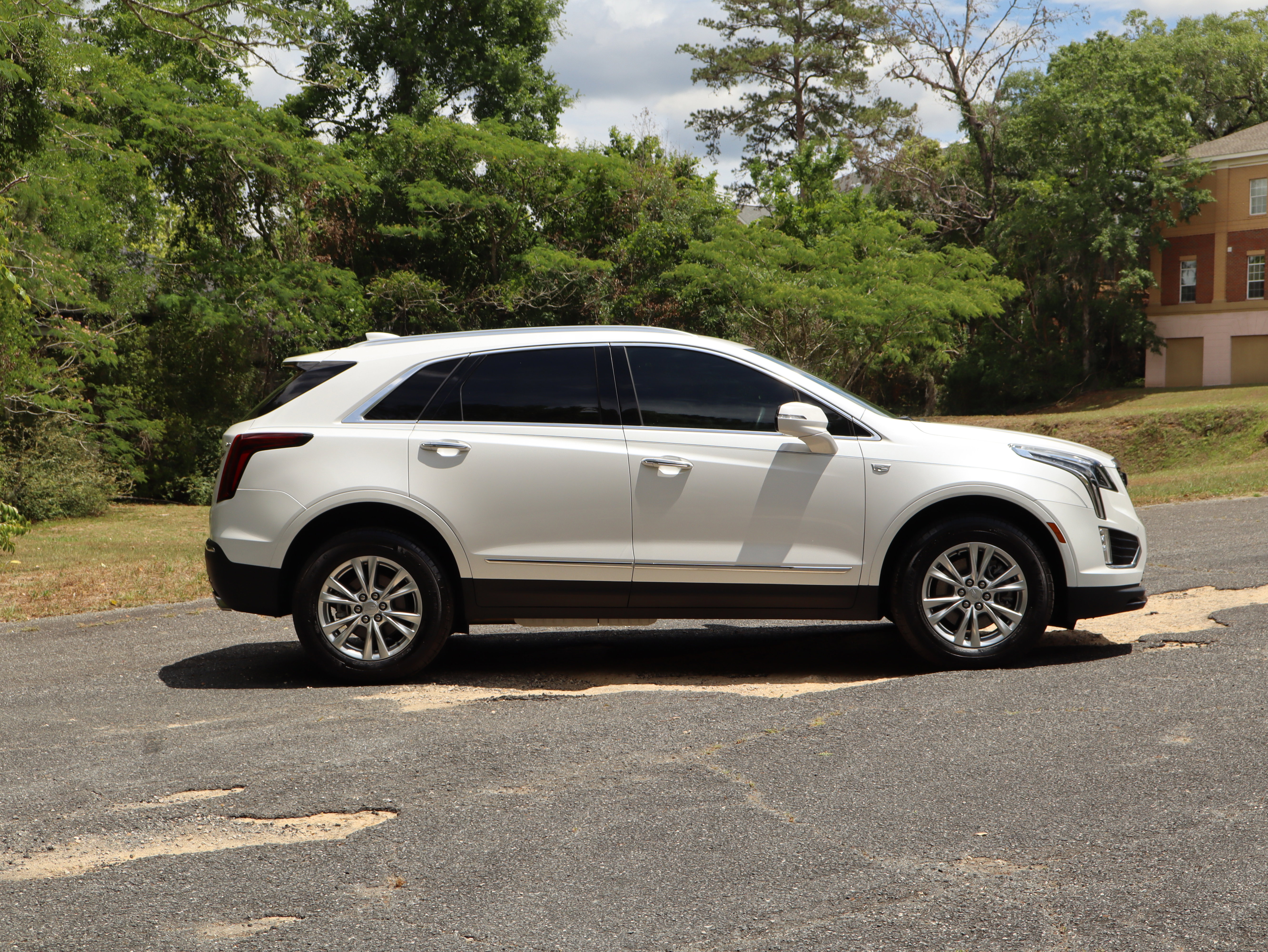 Certified 2024 Cadillac XT5 Luxury FWD image 8