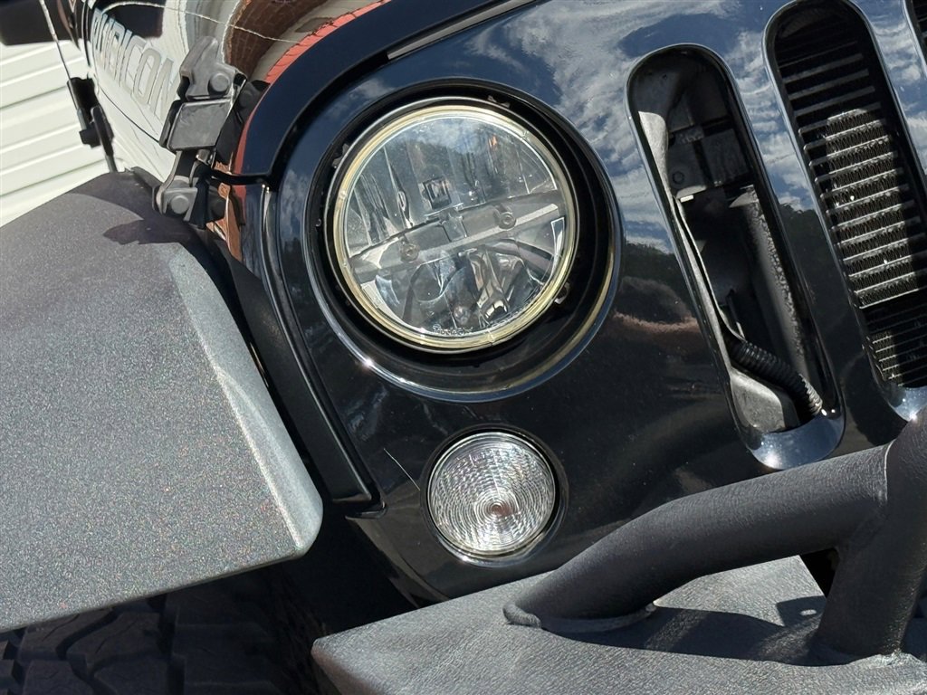 Used 2015 Jeep Wrangler Unlimited Rubicon w/ Dual Top Group image 11