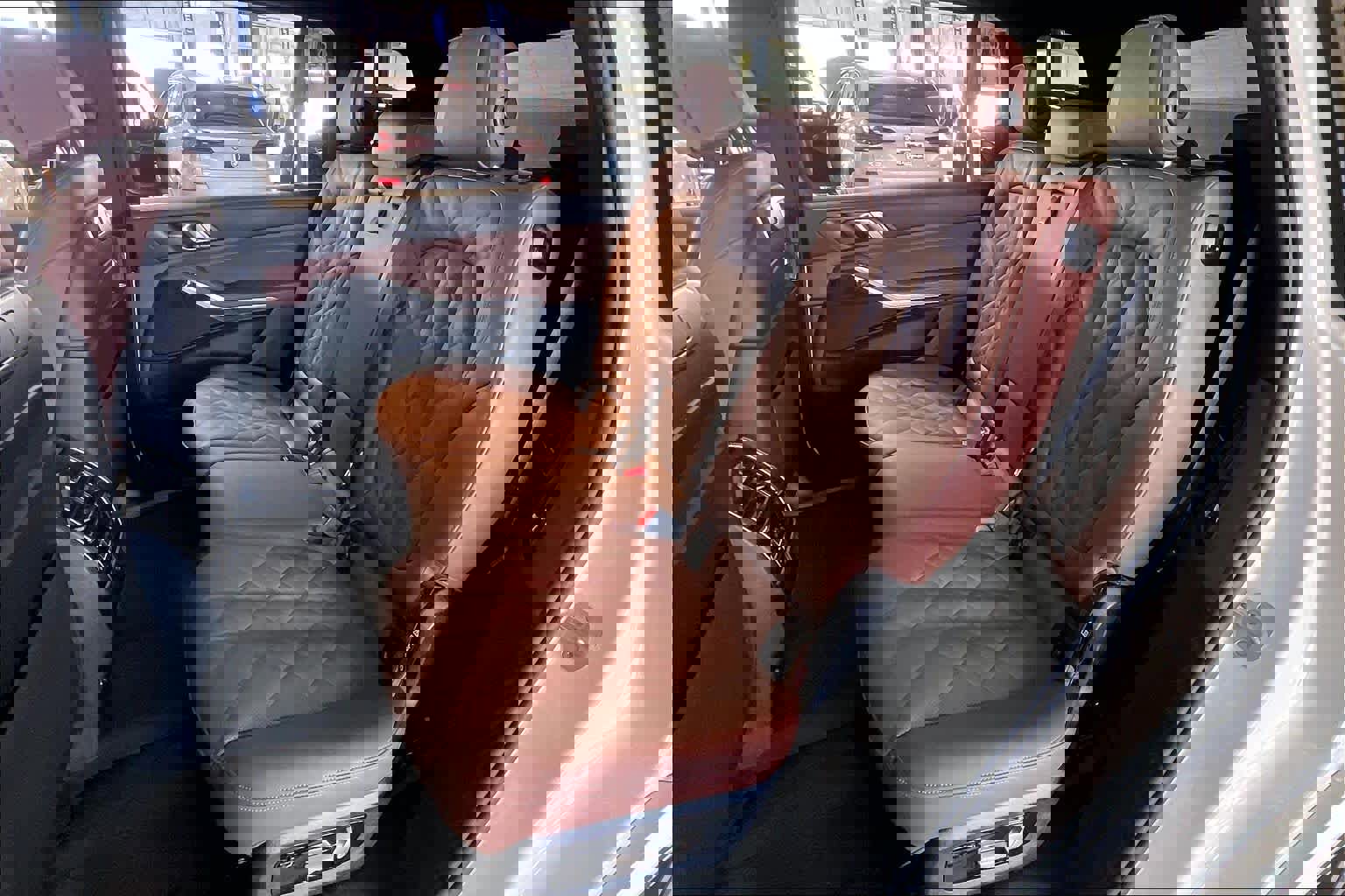 Used 2025 BMW X7 xDrive40i w/ M Sport Package image 19