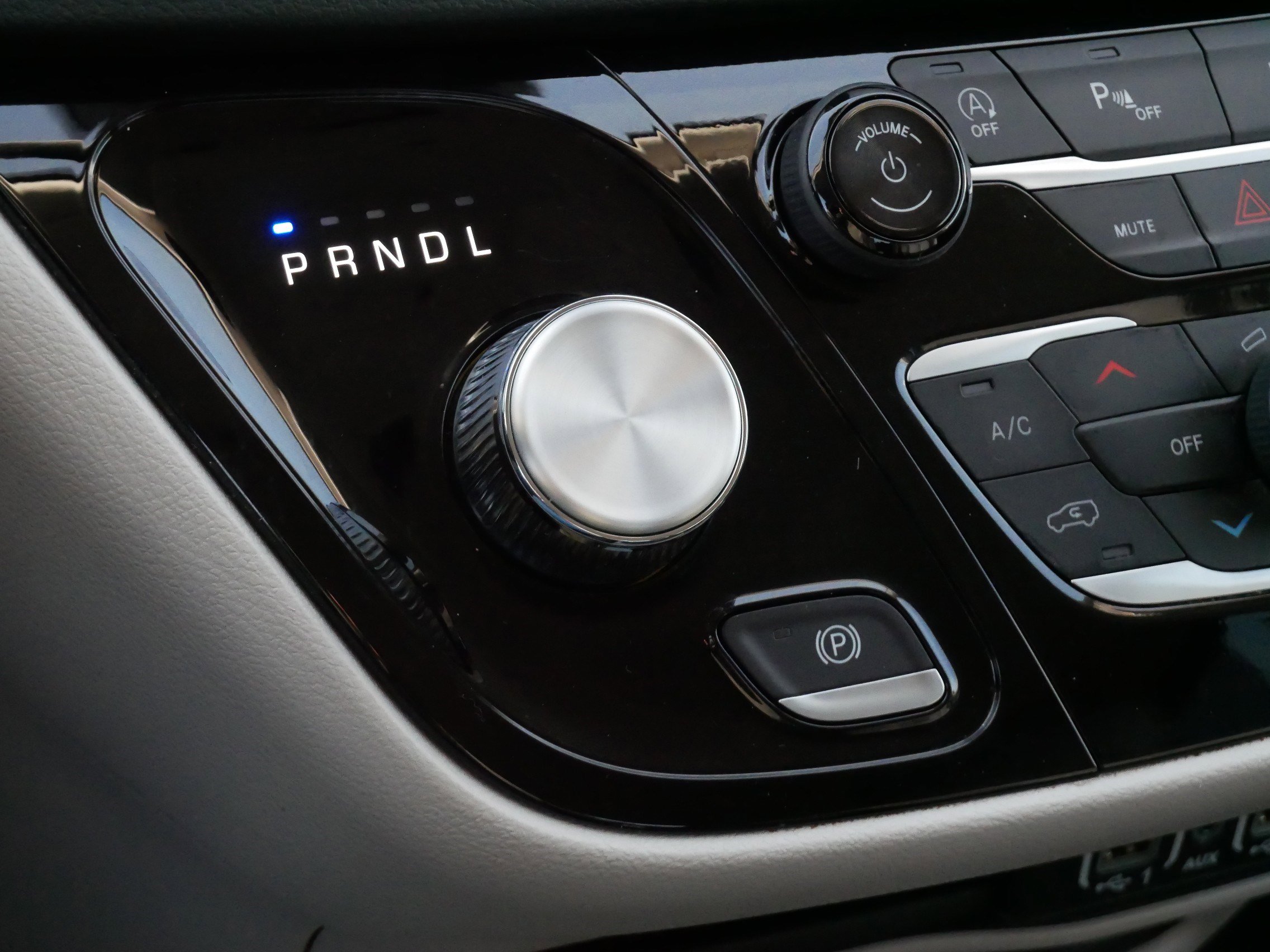 Used 2024 Chrysler Pacifica Touring-L image 24