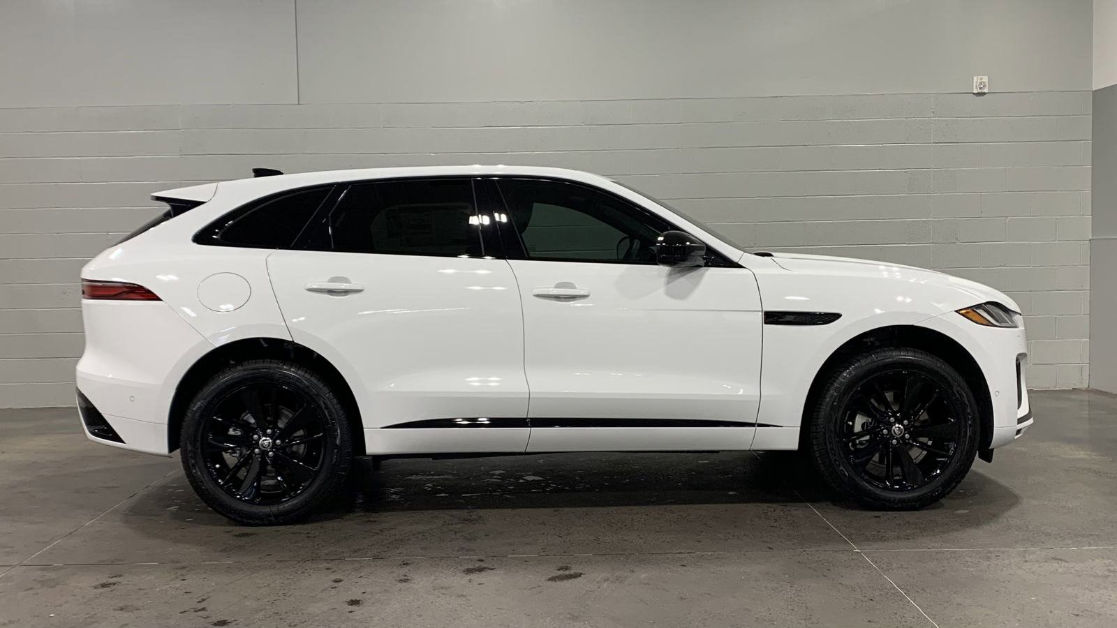 Used 2025 Jaguar F-PACE R-Dynamic S image 13