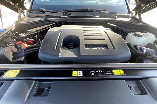 New 2025 Land Rover Range Rover Sport SE image 13