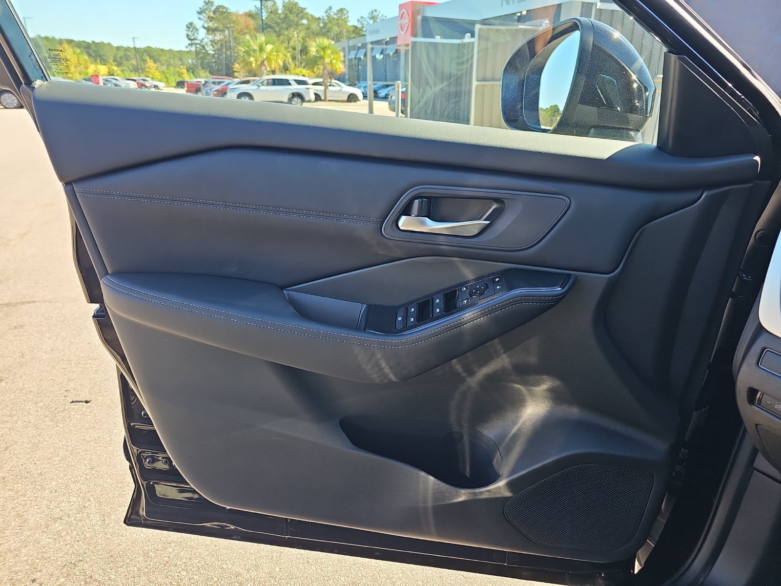 New 2027 Nissan Rogue Dark Armor FWD image 31
