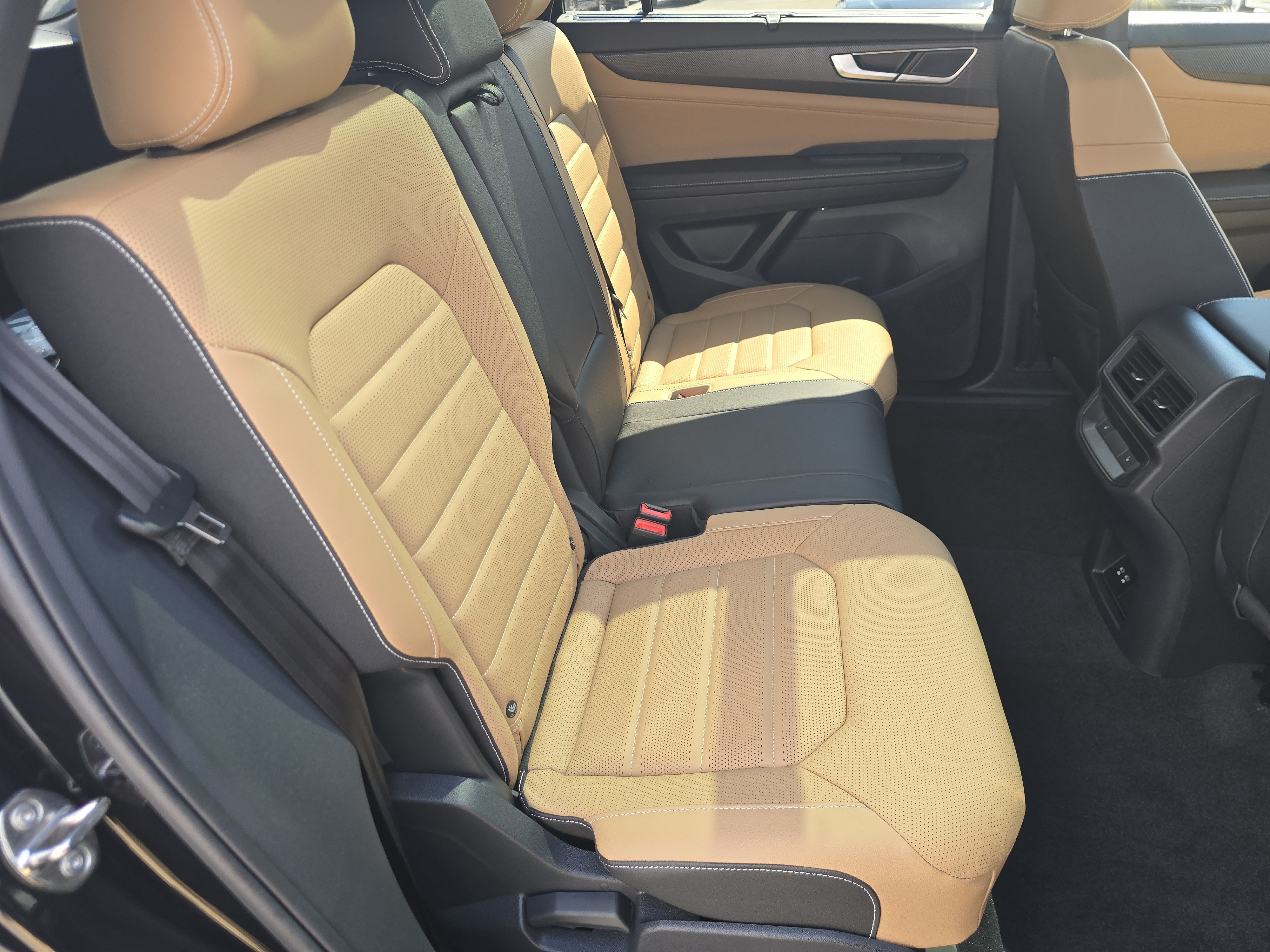 New 2026 Volkswagen Atlas Cross Sport SEL R-Line AWD/4WD image 18
