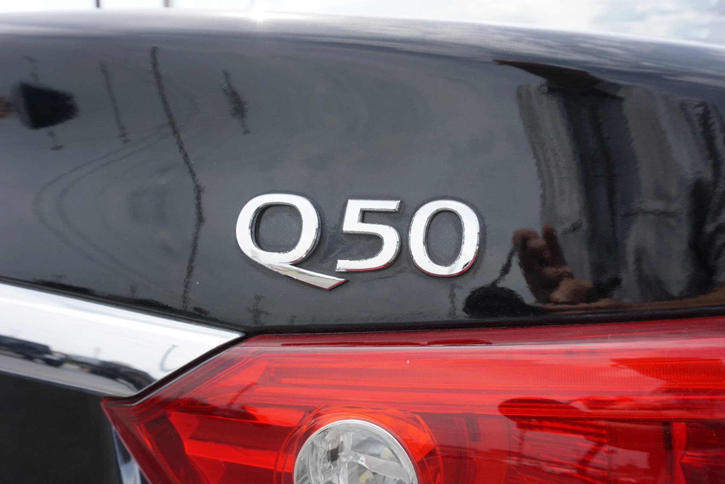 Used 2014 INFINITI Q50 2.0t w/ Moonroof Package AWD/4WD image 10