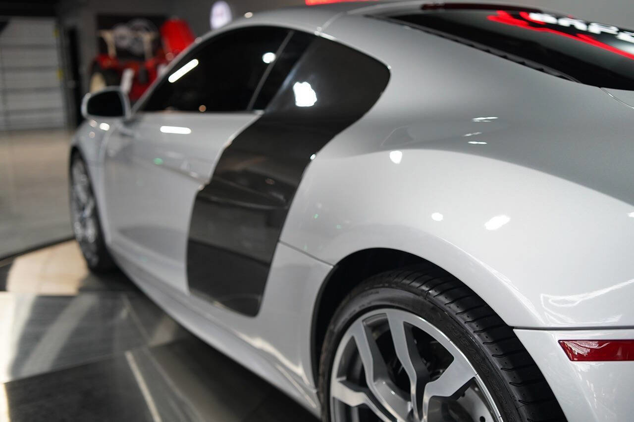 Used 2009 Audi R8 V10 AWD/4WD image 24