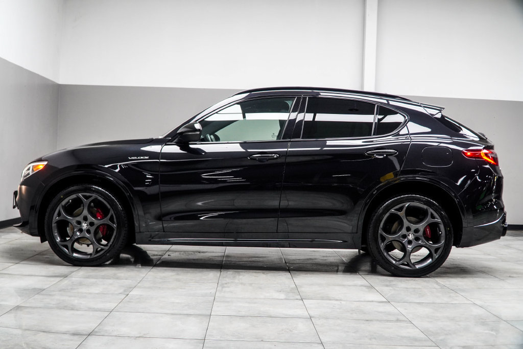 Used 2023 Alfa Romeo Stelvio Veloce AWD/4WD image 15