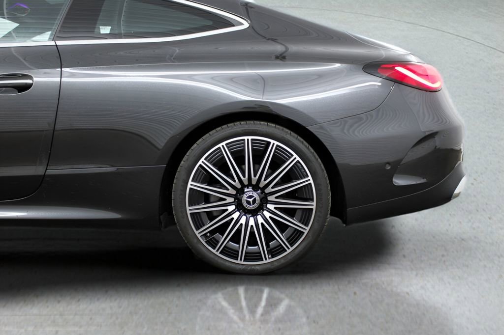Used 2025 Mercedes-Benz CLE 300 4MATIC Coupe image 12