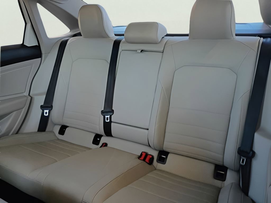 Used 2023 Volkswagen Jetta SE image 16