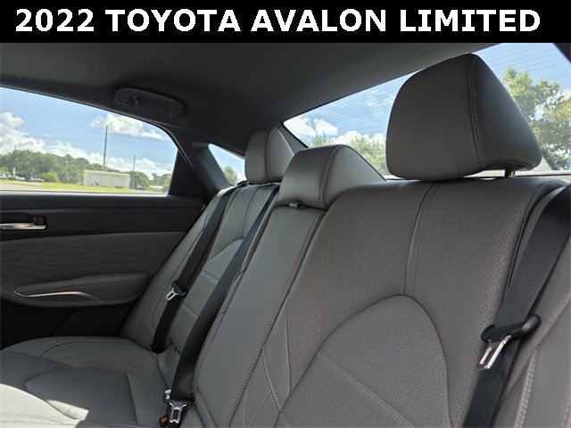 Used 2022 Toyota Avalon Limited image 16