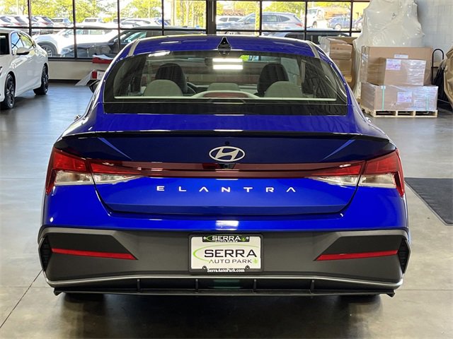 Used 2025 Hyundai Elantra Sport image 5