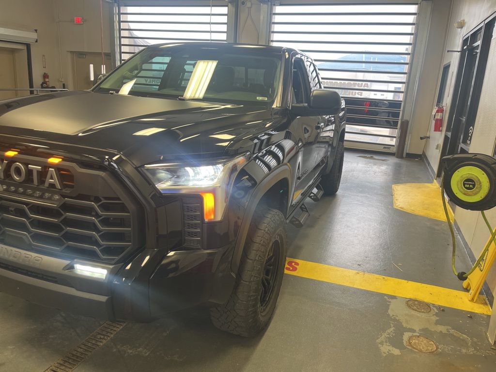 Used 2022 Toyota Tundra SR5 w/ SR5 Premium Package image 2