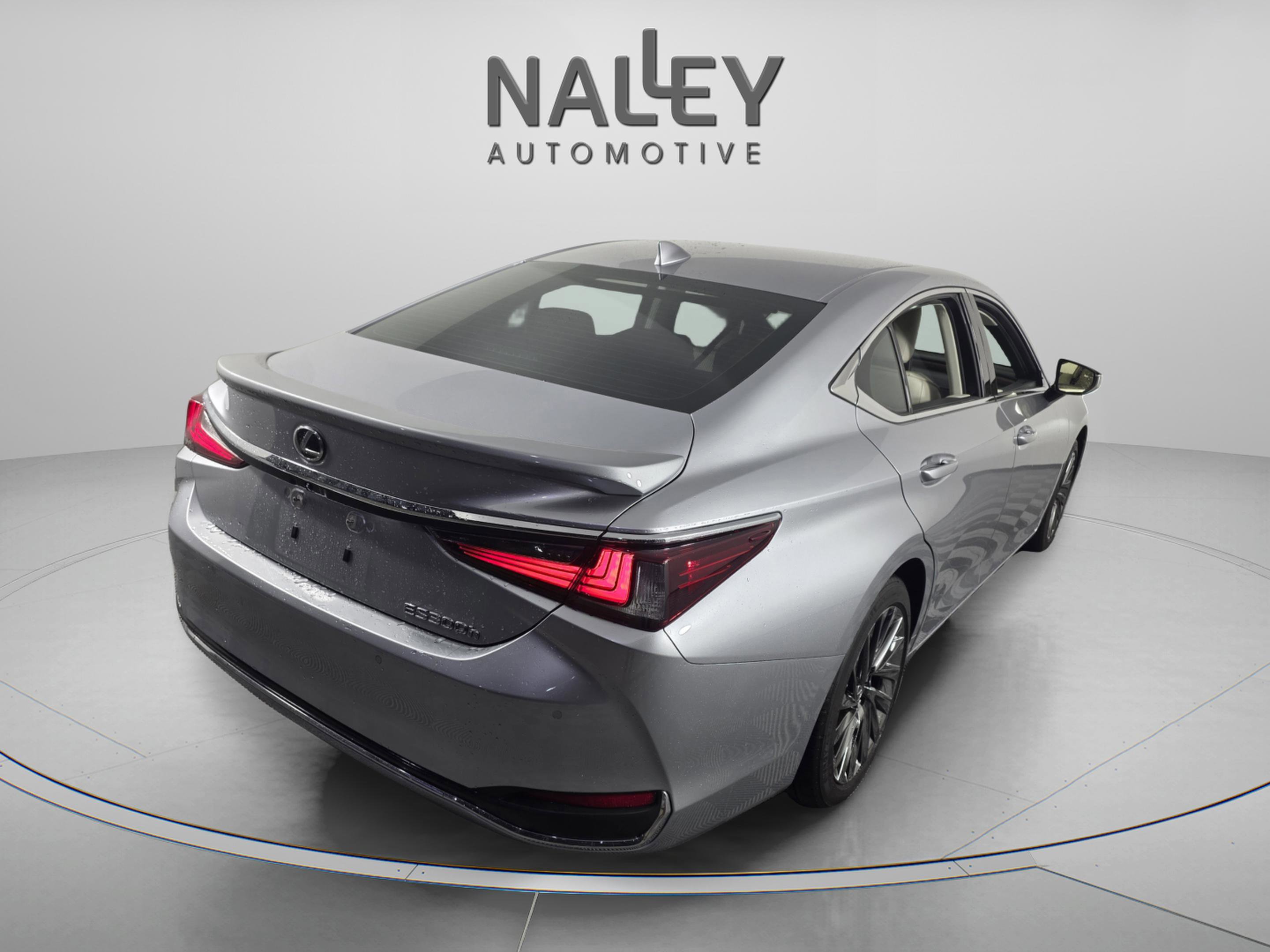 Certified 2025 Lexus ES 300h w/ Technology Package image 5