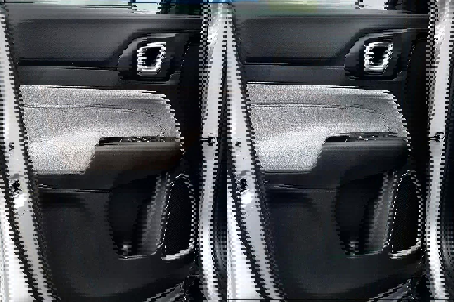 Used 2024 Jeep Compass Latitude image 29