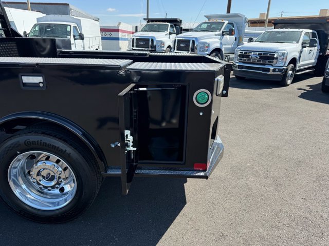 New 2026 Ford F550 4x4 Crew Cab image 12