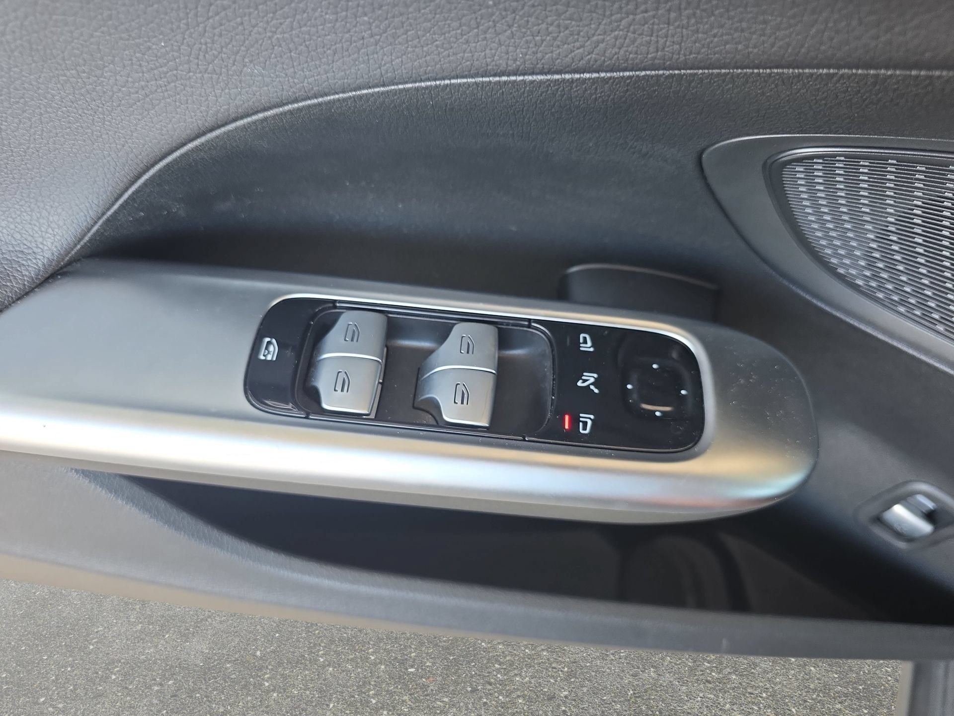 Certified 2024 Mercedes-Benz C 300 Sedan image 27