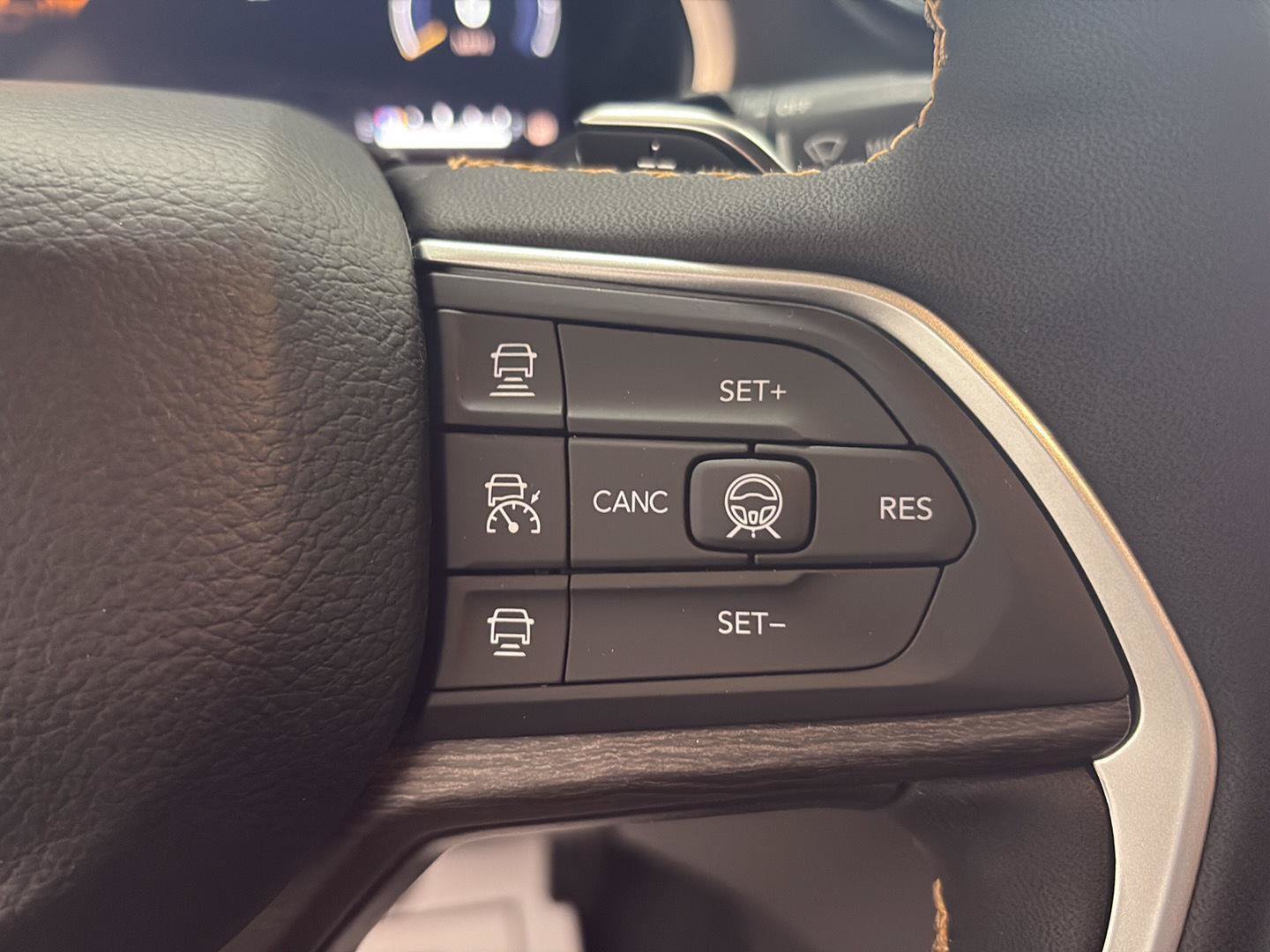 New 2026 Jeep Grand Cherokee Limited AWD/4WD image 11