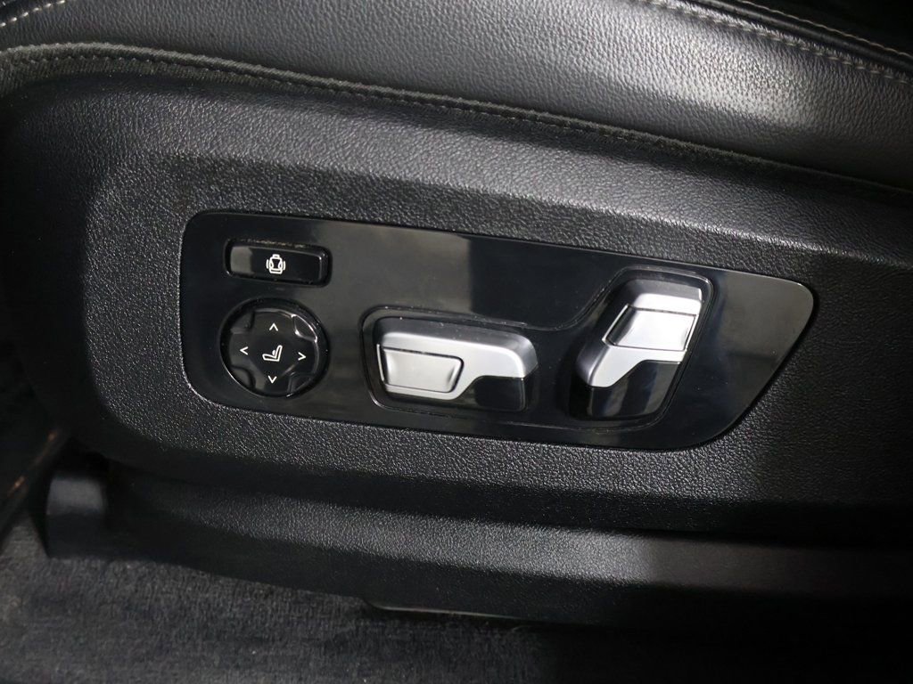 Used 2020 BMW X7 xDrive40i w/ Cold Weather Package image 34