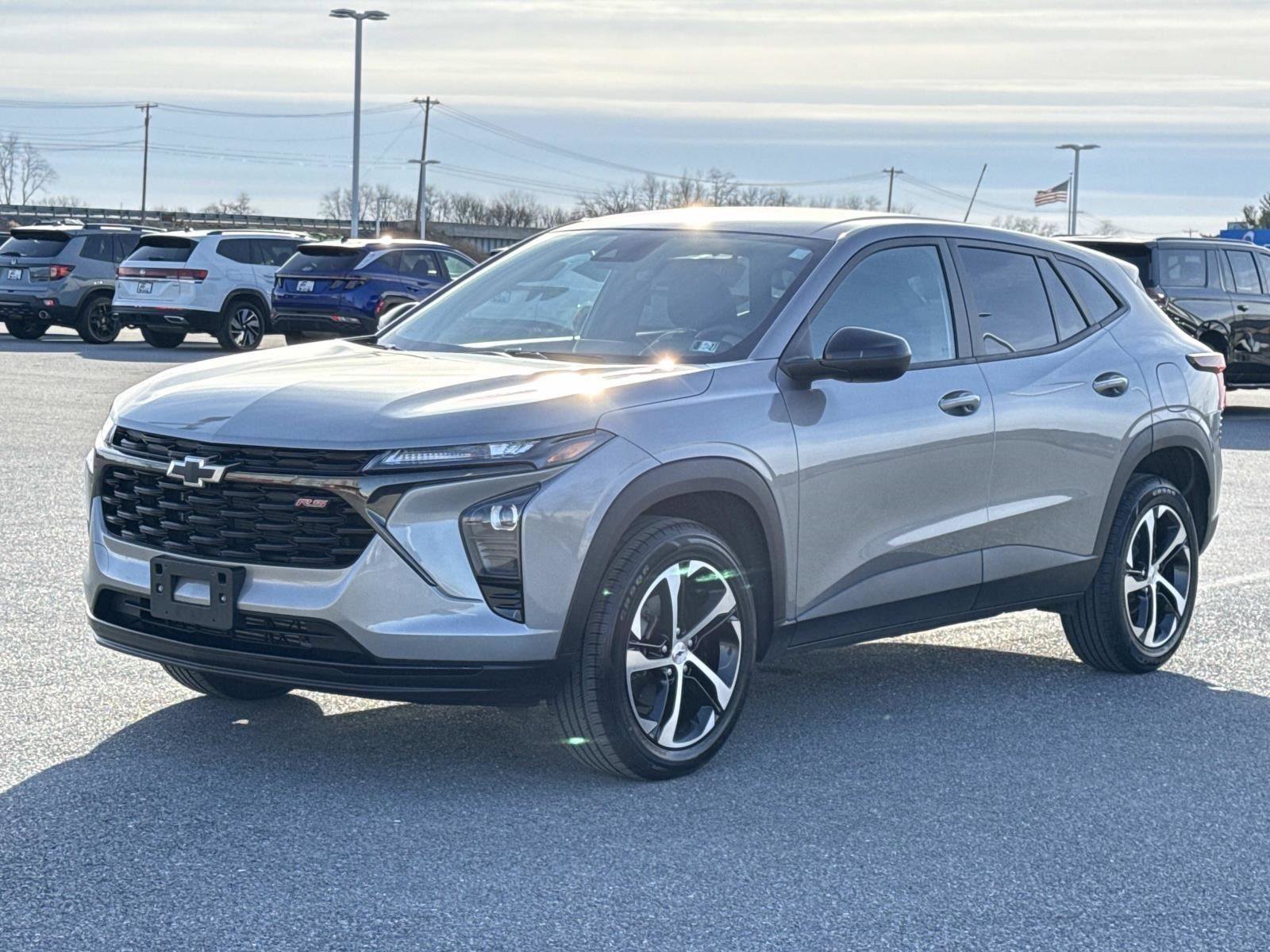 Used 2024 Chevrolet Trax RS w/ Driver Confidence Package FWD image 27