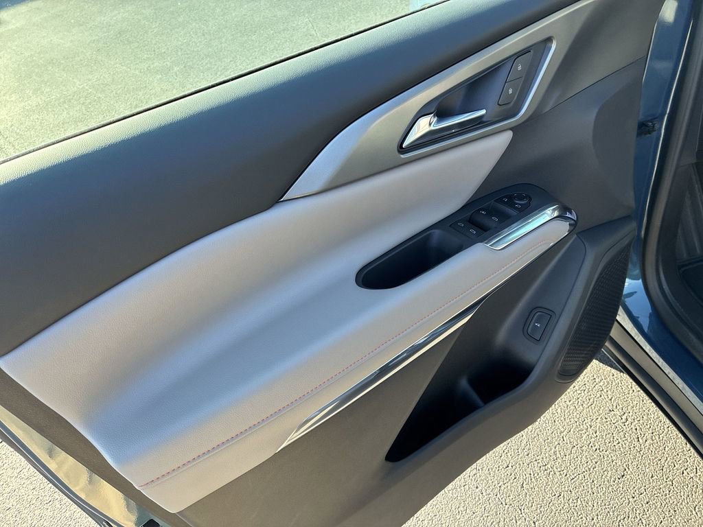 New 2026 Chevrolet Traverse LT w/ Sun and Wheel Package image 13