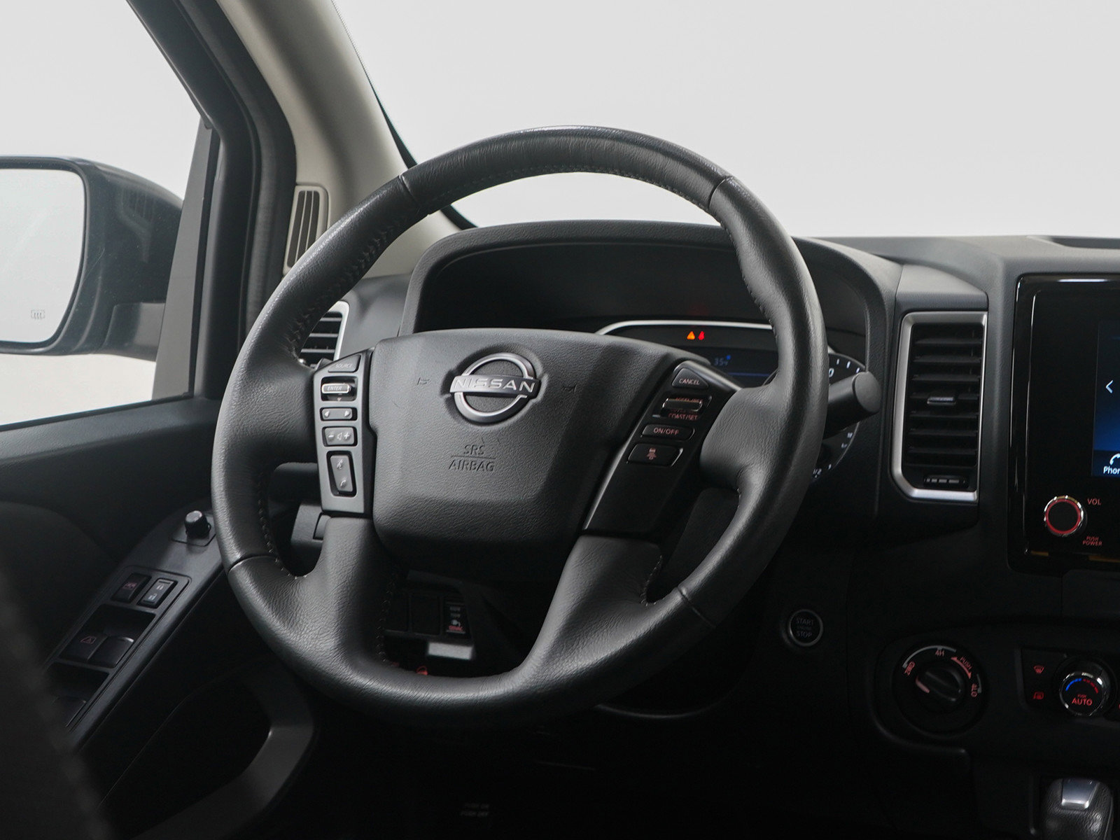 Used 2023 Nissan Frontier SV w/ SV Convenience Package image 14