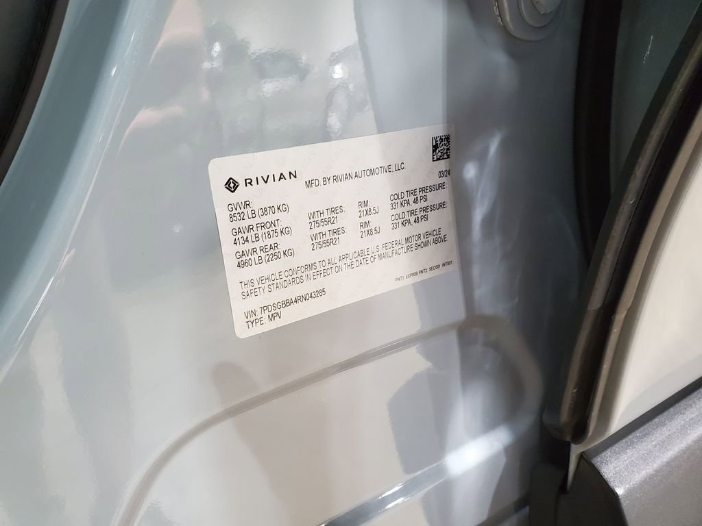 Used 2024 Rivian R1S Adventure AWD/4WD image 36