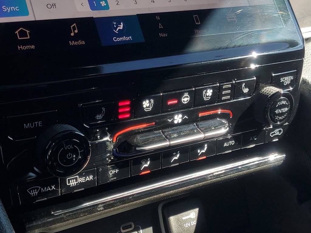 Used 2024 Jeep Grand Cherokee L Limited w/ Luxury Tech Group II image 25