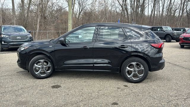 Certified 2024 Ford Escape ST-Line w/ Tech Pack #1 image 6