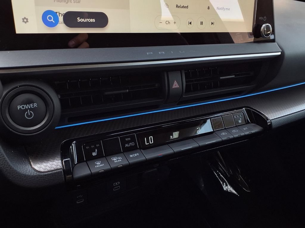Certified 2026 Toyota Prius XLE FWD image 11