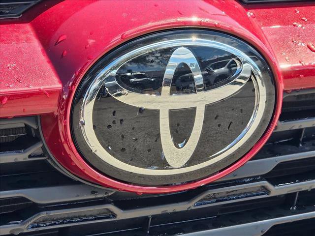 Used 2024 Toyota RAV4 XLE w/ Convenience Package image 5