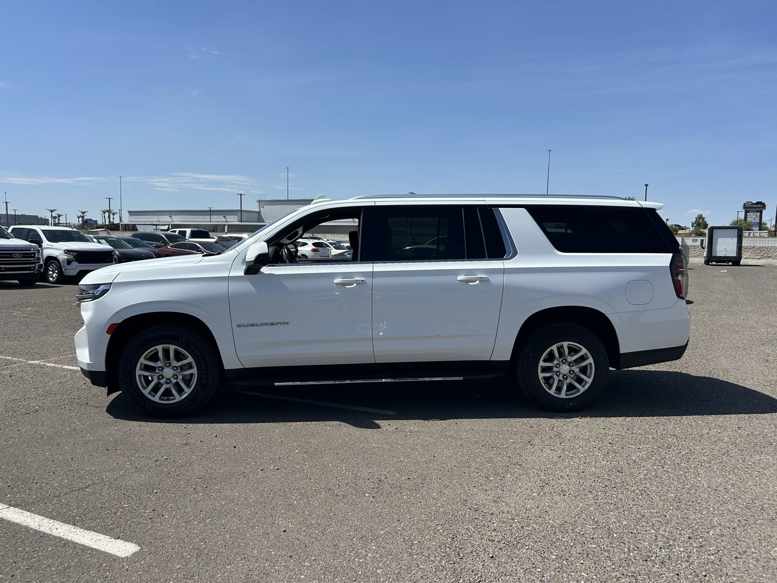 Certified 2023 Chevrolet Suburban LT AWD/4WD image 2