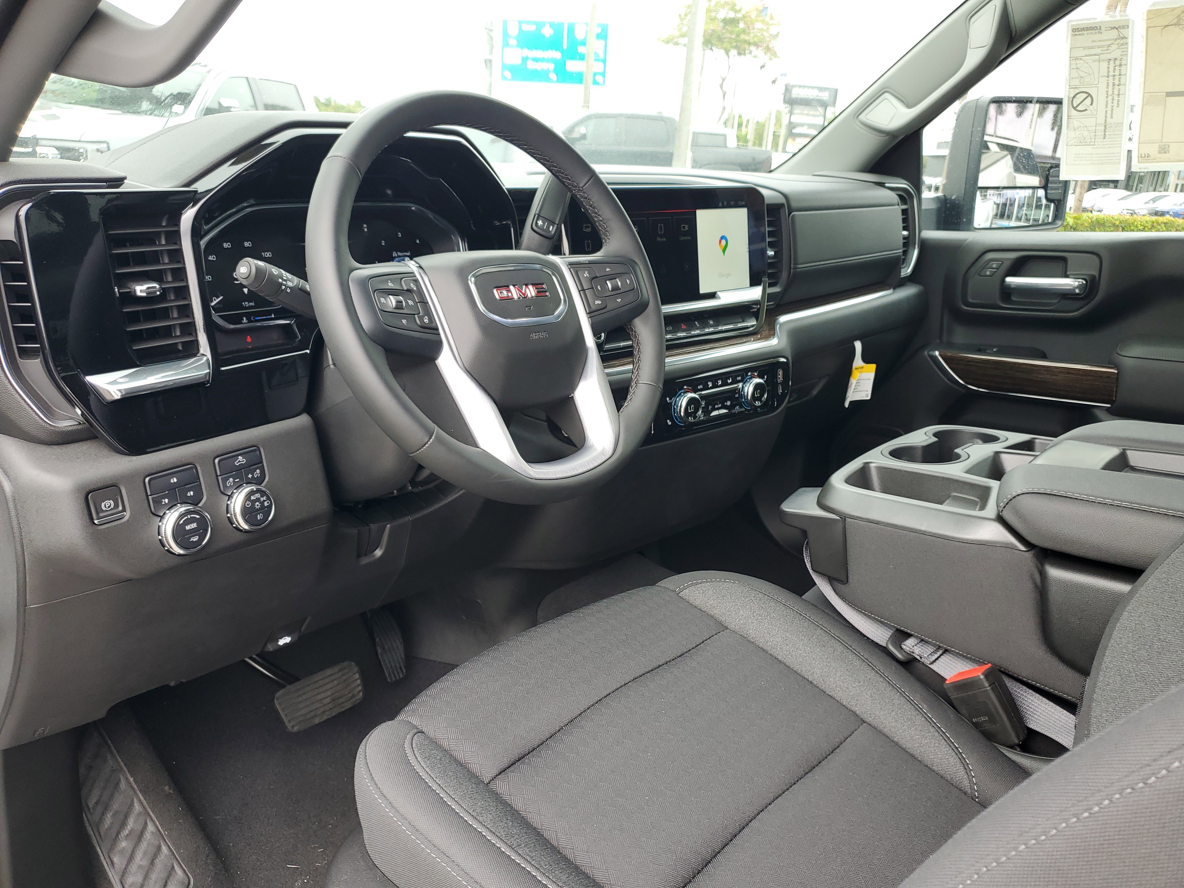 Used 2024 GMC Sierra 2500 SLE w/ SLE Convenience Package image 9