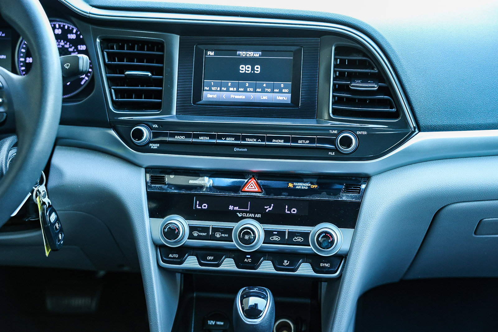 Used 2020 Hyundai Elantra SE image 17